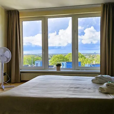 Penthouse With An Amazing Kitchen And View *